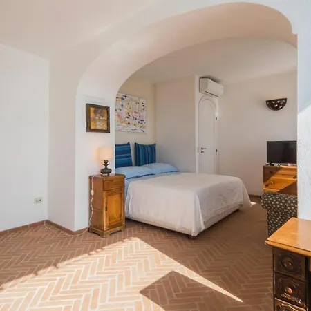 I Delfini House Апартаменты *