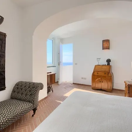 Апартаменты I Delfini House Позитано