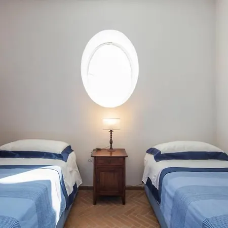 Апартаменты I Delfini House *