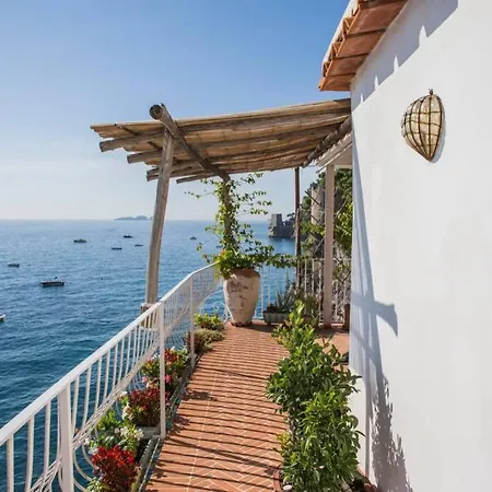 Apartman I Delfini House