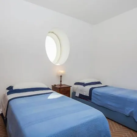 Apartman I Delfini House
